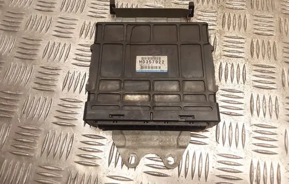 Mitsubishi Carisma Engine control unit/module MD357922