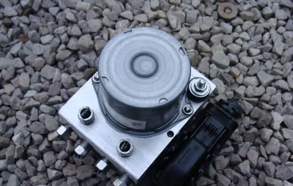 Jeep Cherokee ABS Pump P68237002AD