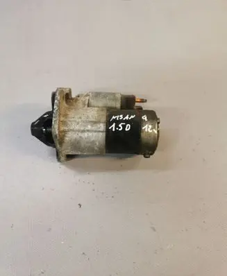 Nissan Qashqai Starter motor 8200584675B