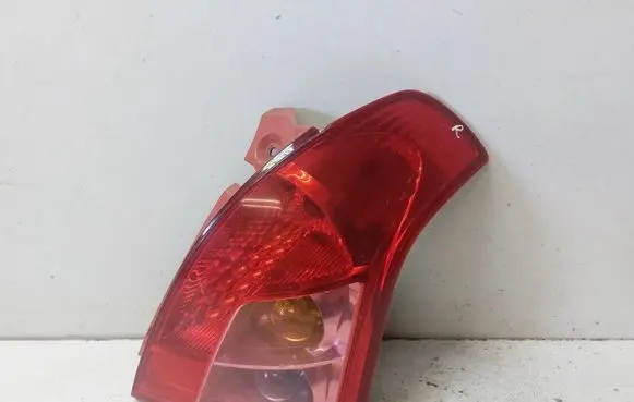 Suzuki Swift I Rear/tail lights LE06B6167