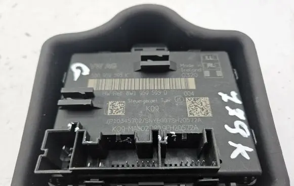 Audi Q3 F3 Door control unit/module 5Q0959595K