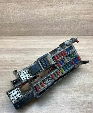 Mercedes-Benz E W212 Fuse module A1685450240