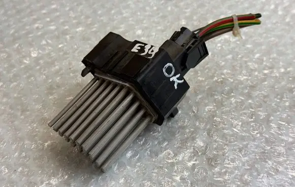 BMW 5 E39 Heater blower motor/fan resistor 6931680