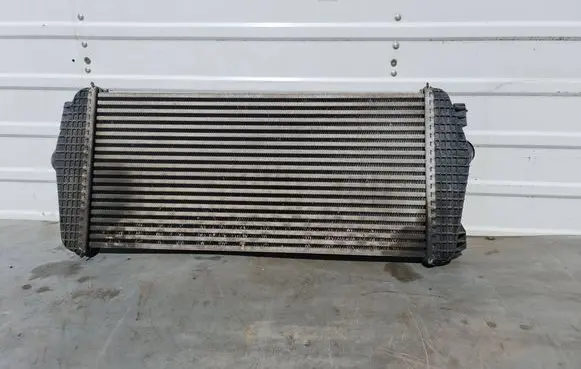 Chrysler Grand Voyager IV Intercooler air channel guide 