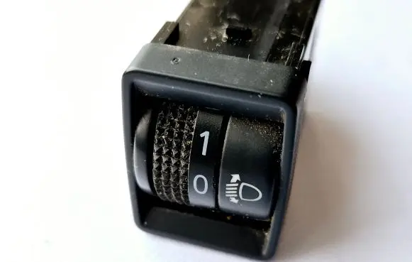 Nissan Note (E12) Headlight level height control switch 3VV2A