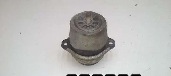 Audi Q7 4L Engine mount bracket 7L8199131A