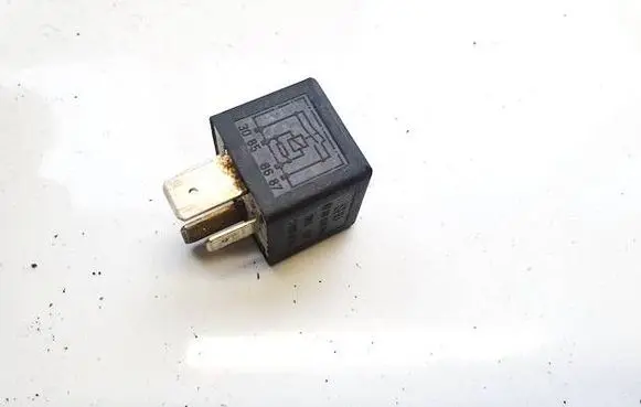Audi A4 S4 B5 8D Other relay 443951253J 213