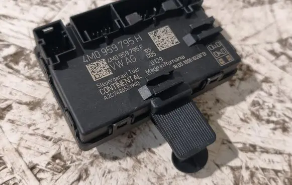 Audi A5 Door control unit/module 4M0959795H 4M0959795F C7486521900