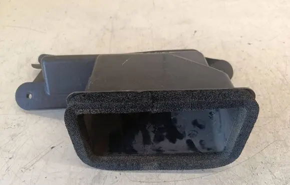 Mazda CX-7 Air intake duct part EG2161151