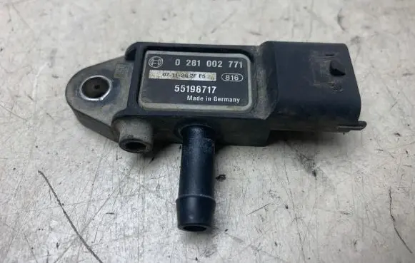 Opel Vectra C Exhaust gas pressure sensor 55198717 0711262FF5 0281002771