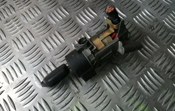 Peugeot 406 Ignition lock 447021