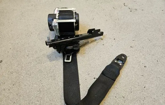 Mercedes-Benz GLC X253 C253 Front seatbelt A2058600285