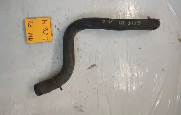Volkswagen Golf III Engine coolant pipe/hose 98745646