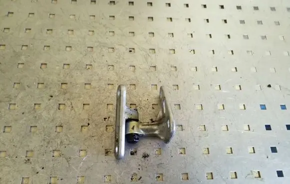 Mercedes-Benz E W211 Front door upper hinge
