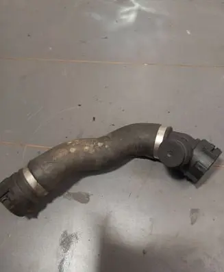 Engine coolant pipe/hose