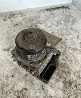 Skoda Octavia Mk2 (1Z) ABS Pump 1K0907379R