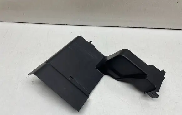 Audi Q7 4M Rear seat rail trim cover 4M0883690C