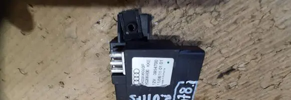 Audi Q5 SQ5 Fuel pump relay 8K0906093F