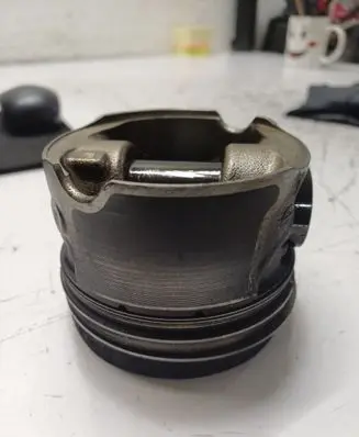 Piston