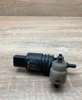 Audi Q3 8U Windscreen/windshield washer pump 1K6955651