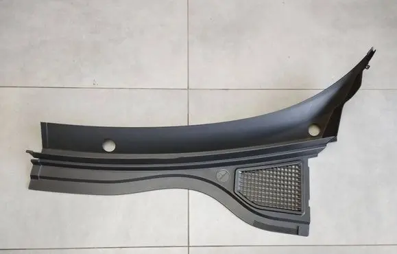 Volkswagen Tiguan Wiper trim 571819403