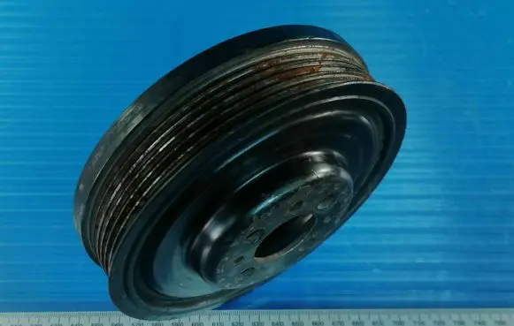 Volkswagen Crafter Crankshaft pulley 038105245M