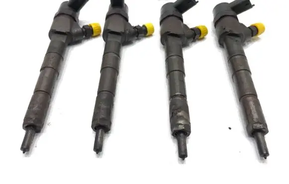 Opel Insignia A Fuel injectors set 0445110327