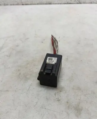 Opel Astra H Coolant fan relay 13119468 ZUS50