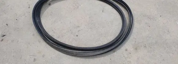 Nissan Leaf I (ZE0) Loading door rubber seal (on body) 