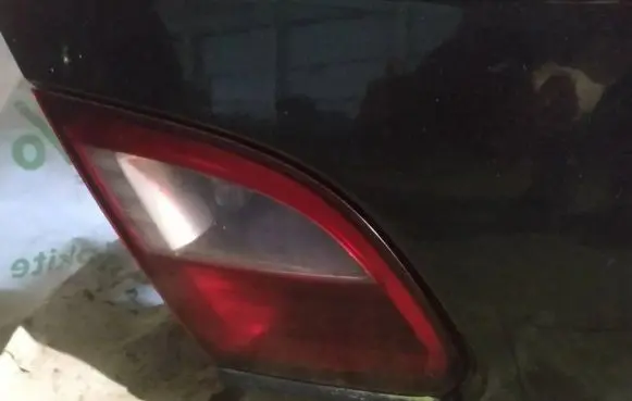 Tailgate rear/tail lights
