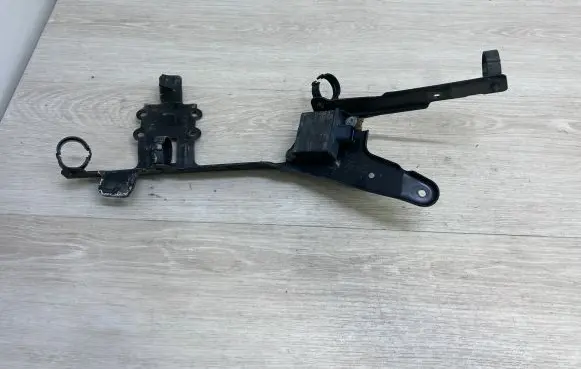 Porsche Panamera (970) Fender mounting bracket 97061020102 7PP907283