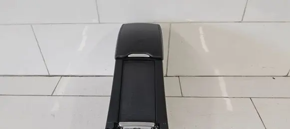 Volvo V60 Armrest 39819457 23117360FF Y283Y352