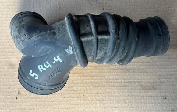 Air intake hose/pipe