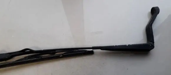 Volvo S40, V40 Front wiper blade arm 4096