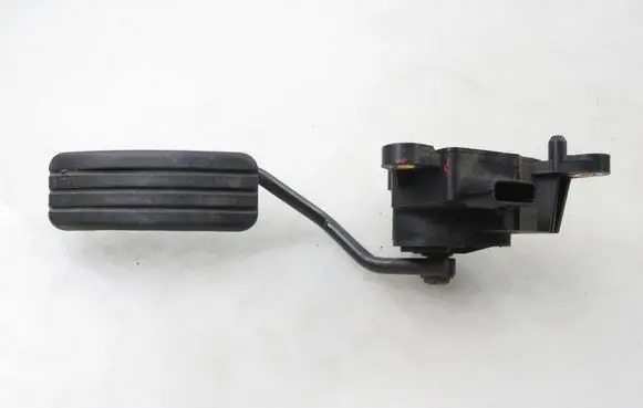 Renault Megane II Accelerator throttle pedal 8200153270B