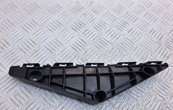 Toyota Avensis T270 Front bumper mounting bracket 5253605040