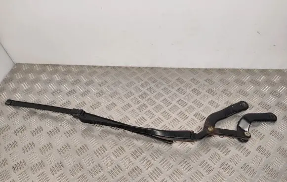Mercedes-Benz E W211 Front wiper blade arm A2118200444
