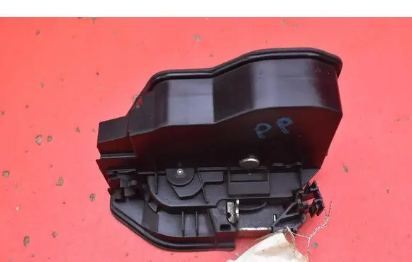 BMW Z4 E89 Front door lock 7229458