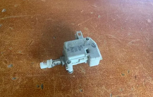 Seat Ibiza II (6k) Central locking motor 6K6862159A 3B6959781