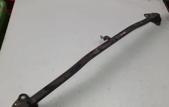 Volvo V40 Front strut bar 