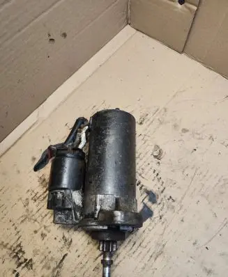Volkswagen Golf II Starter motor 0331303037537 068911023G