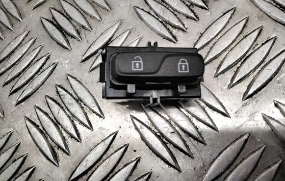 Volvo V70 Central locking switch button 31343099