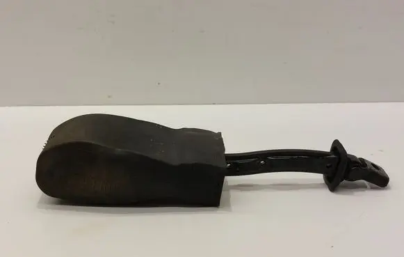 Volkswagen Tiguan Front door check strap stopper 5N0837267