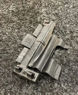 Volkswagen Touareg III Intercooler air guide/duct channel 760121287