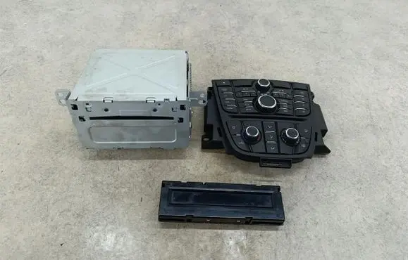 Opel Astra J Radio/CD/DVD/GPS head unit 