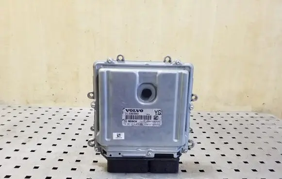 Volvo V40 Engine control unit/module 31336983 0281018414