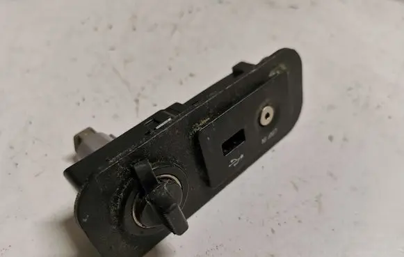 USB socket connector