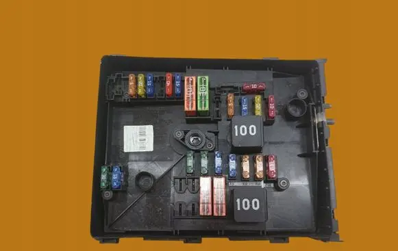 Skoda Superb B6 (3T) Fuse box set 1K0937629A
