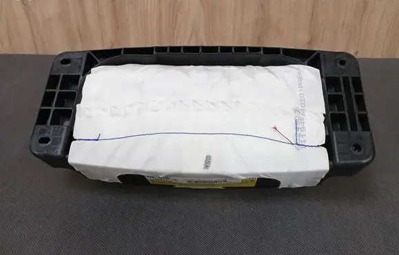 Mercedes-Benz B W246 W242 Passenger airbag 2468600402 A2468600402