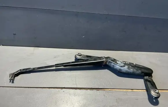 Mercedes-Benz S W220 Front wiper blade arm A2208201944